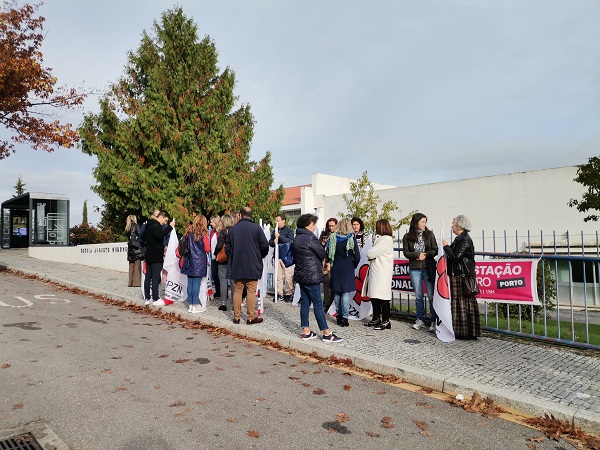 Escolas do primeiro ciclo fechadas em todo o distrito devido à greve dos professores