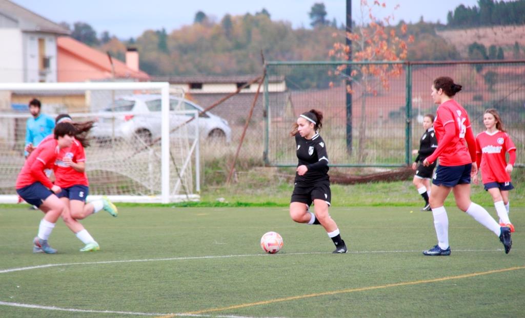 Futebol Feminino: AD Paredes sofre goleada caseira