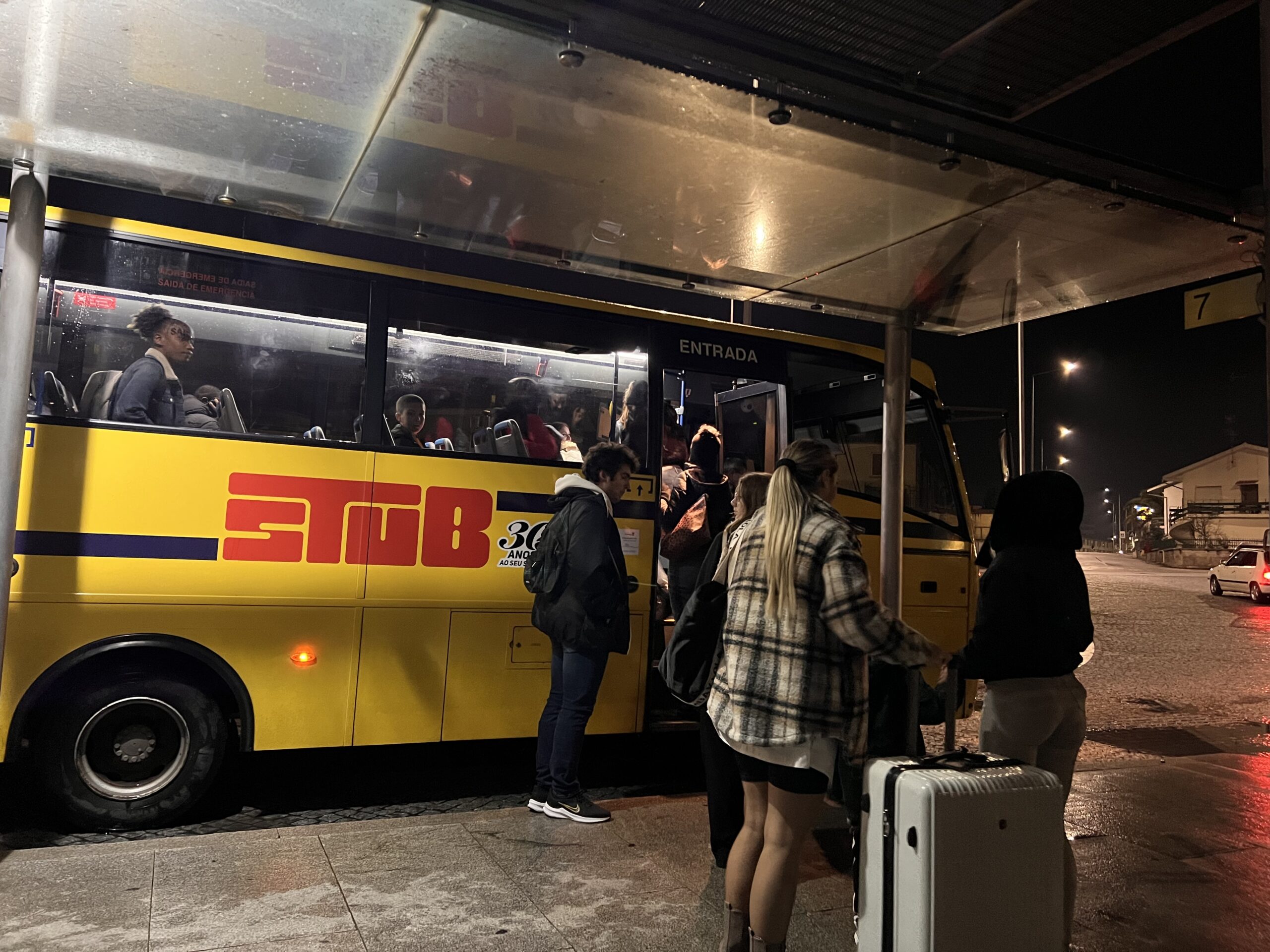Num distrito onde o comboio tarda em voltar a apitar a rede de transportes limita a vida dos utilizadores