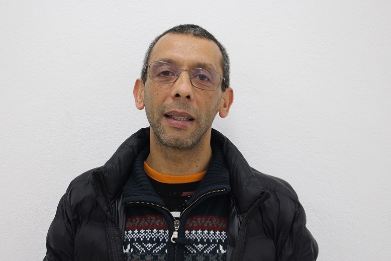 Recluso da cadeia de Bragança reedita livro sobre o que o levou à prisão para presentear crianças de duas instituições