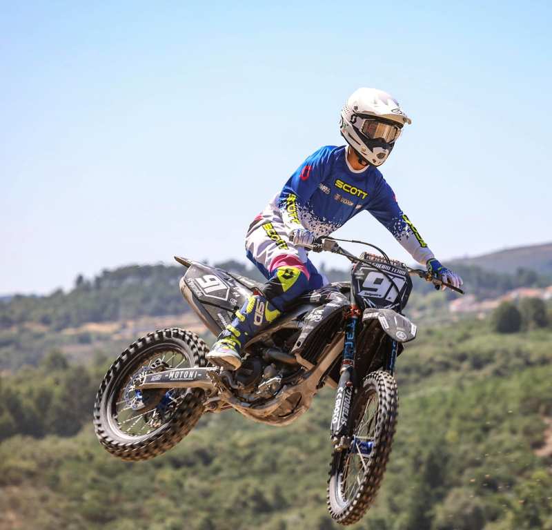 Piloto de Vila Flor quer garantir uma boa prestação no Campeonato Nacional de Motocross 2023