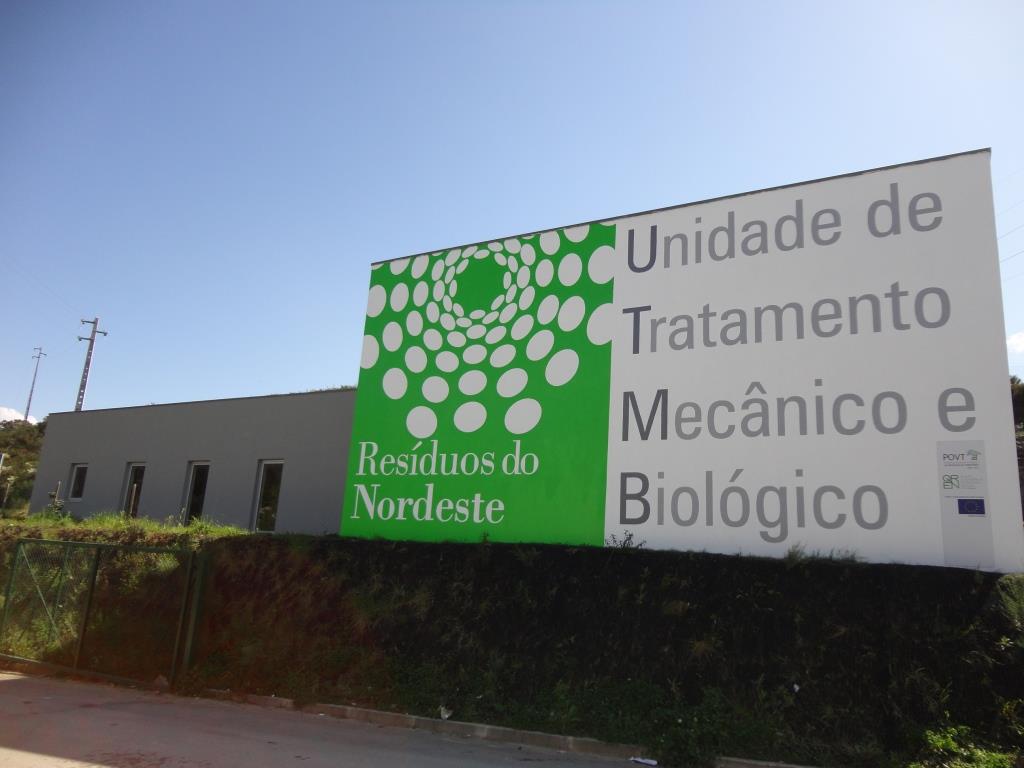 Trabalhadores em greve pedem admissão nos quadros da Resíduos do Nordeste