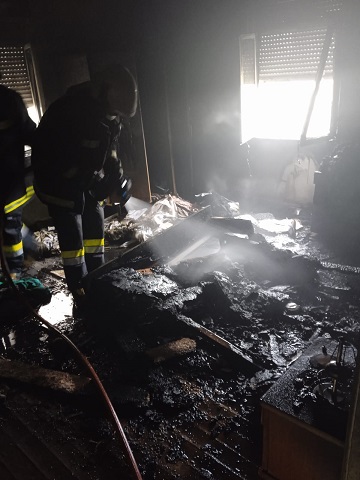 Casal de idosos desalojado devido a incêndio na habitação em Mogadouro