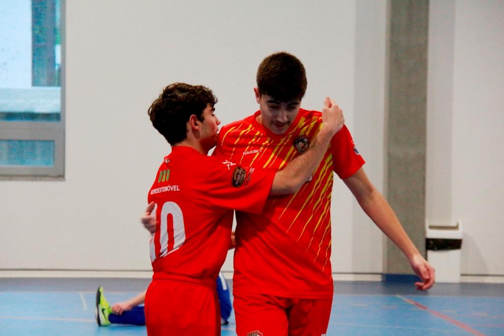 Futsal: Escola Arnaldo Pereira vence CSP Vila Flor e já é campeã distrital de juniores