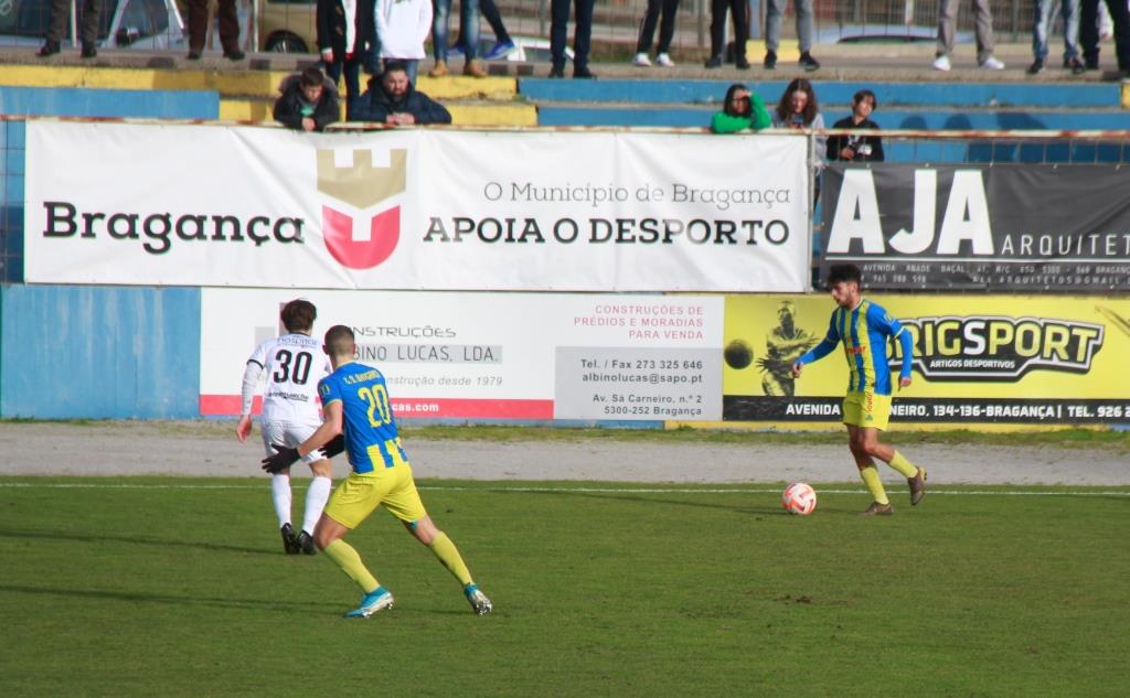 Futebol: Bragança sofre derrota caseira e eleva para oito as jornadas sem vencer