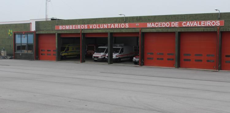 Dois comandantes dos Bombeiros de Macedos acusados de se apoderarem de 64 mil euros da Protecção Civil