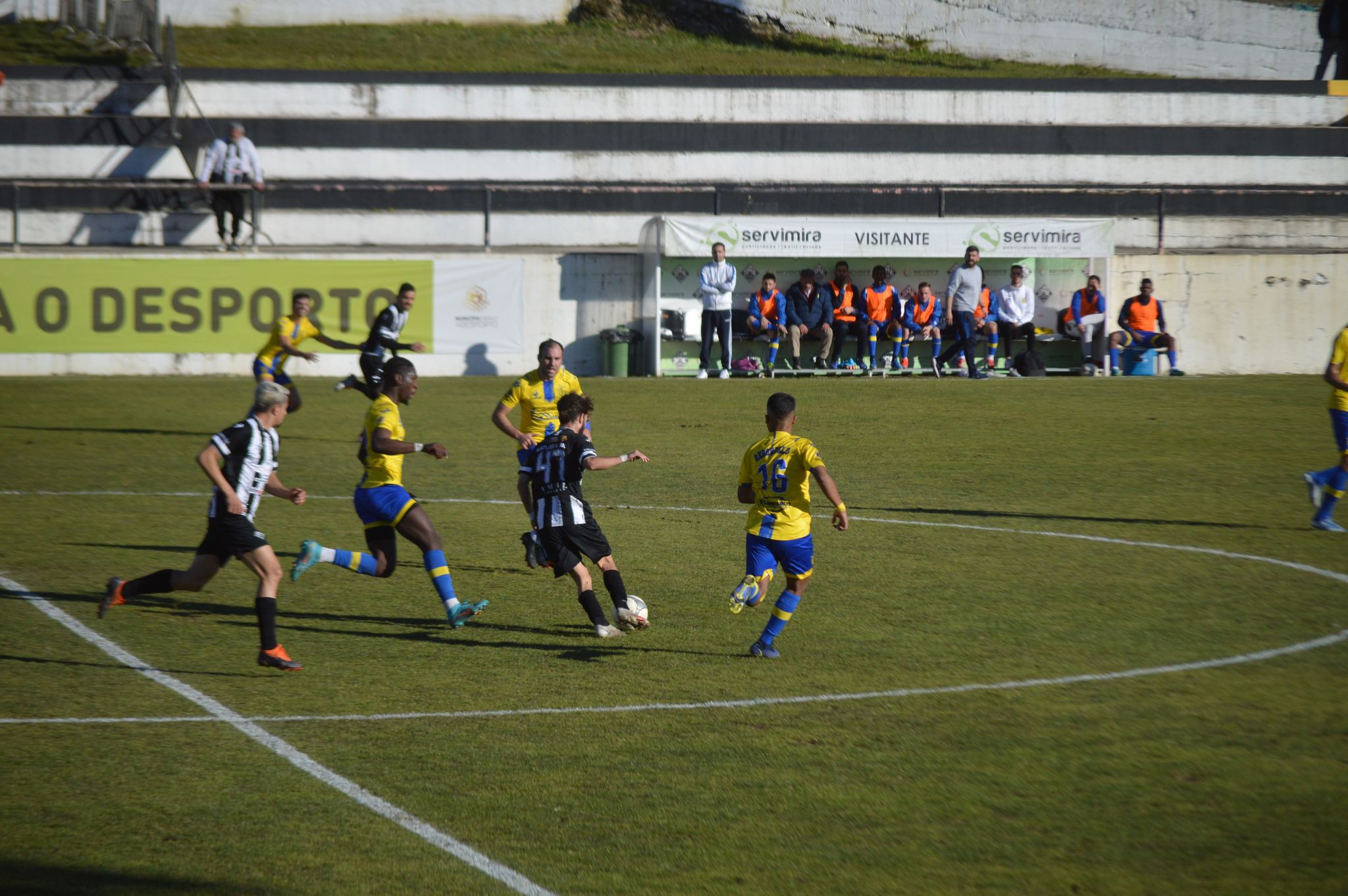 Futebol: Mirandela segue líder, Argozelo já é segundo e Mirandês regressa às vitórias