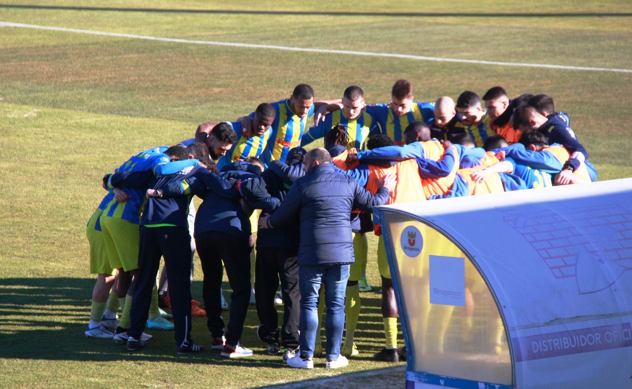 Futebol: Bragança obrigado a vencer em Amarante