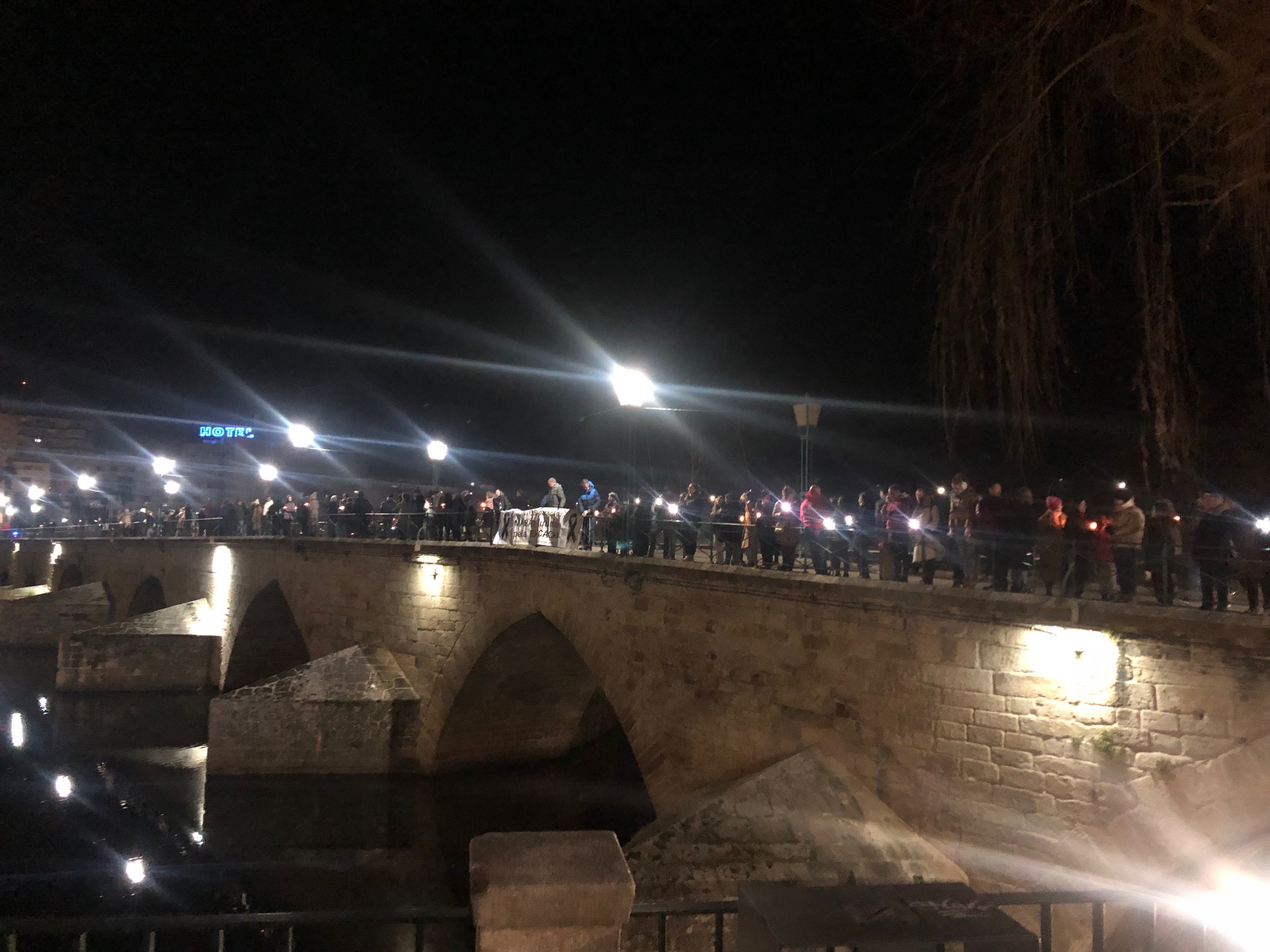 200 pessoas participaram numa vigília “Por uma escola de Qualidade” em Mirandela