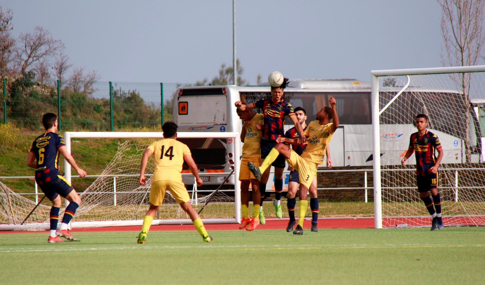Taça Distrital: Lusos resolvem nos penáltis e juntam-se ao Mirandela, Macedo e Carção nas meias-finais