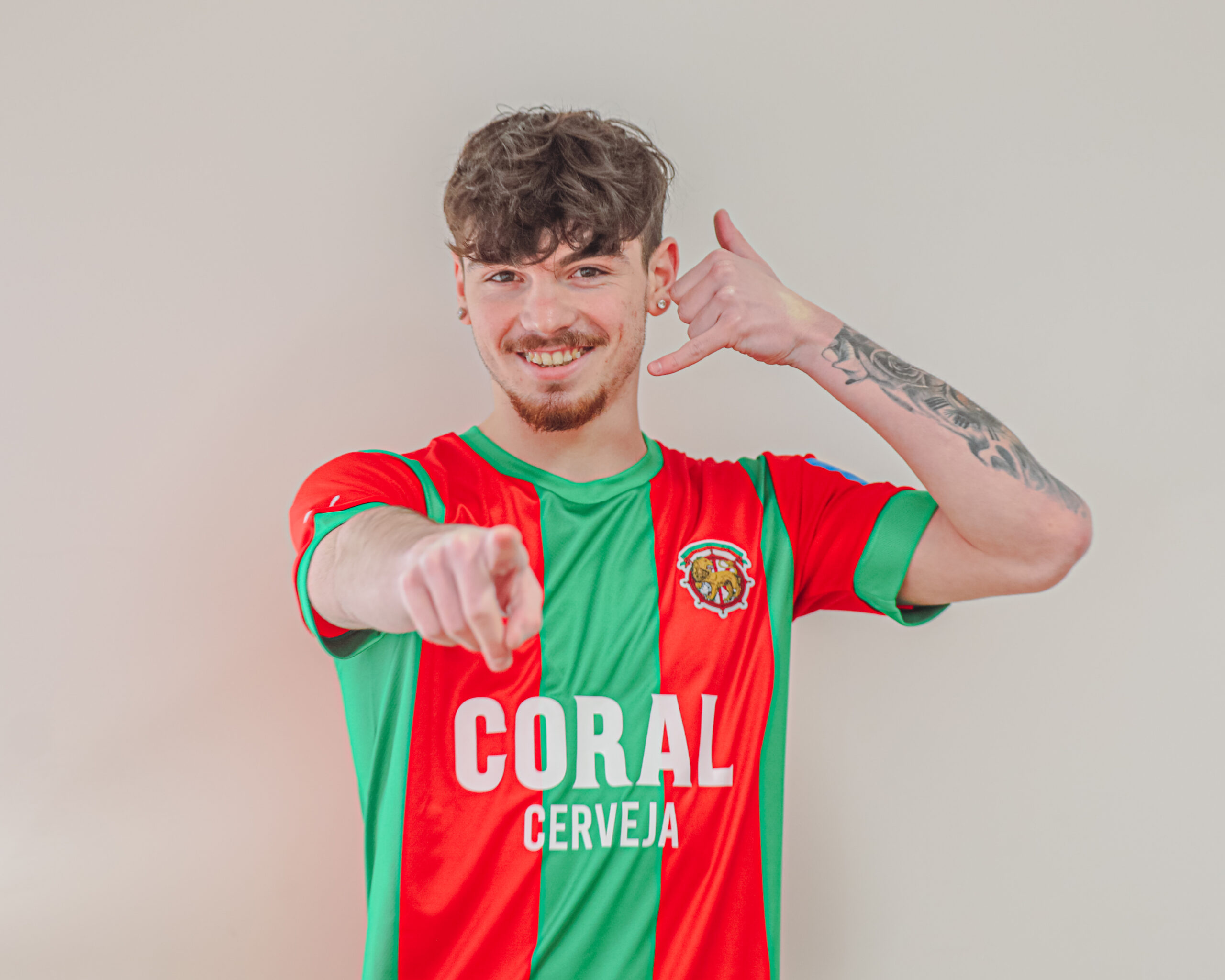 Futebol: Jogador natural de Mirandela é reforço para Marítimo