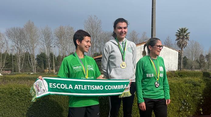 Eva Fernandes sagra-se campeã distrital de corta mato longo