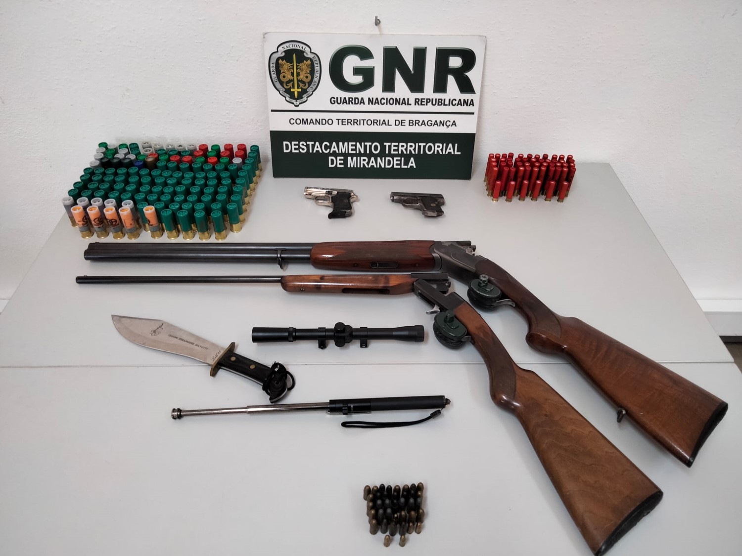 Dois detidos em Mirandela por tráfico e mediação de armas