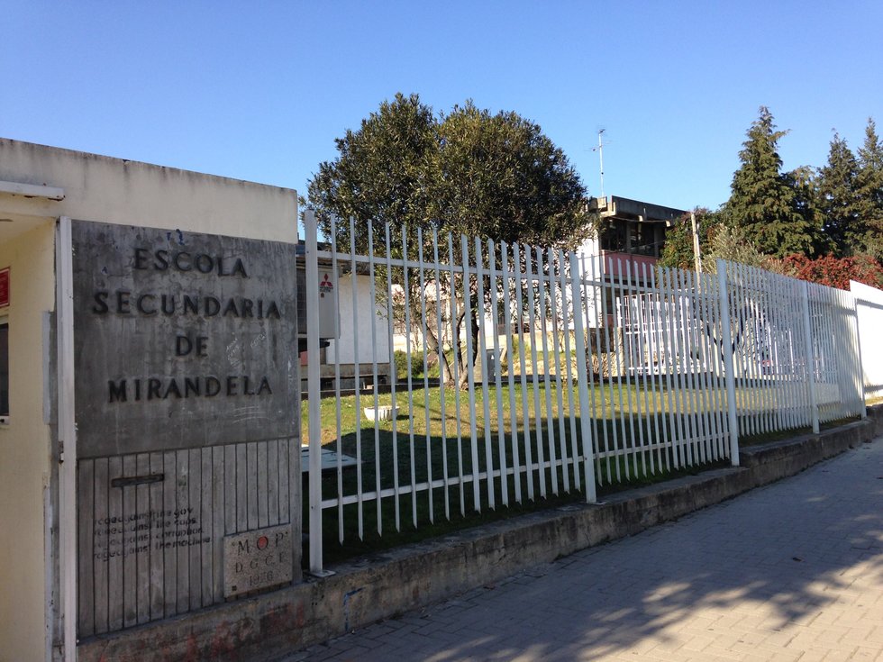 Pavilhões desportivos da escola Luciano Cordeiro e da secundária de Mirandela vão sofrer obras