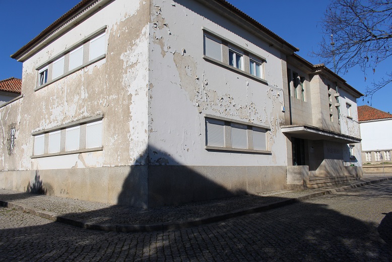 Tribunais do distrito degradados e com funcionários a caminho da reforma condenam justiça