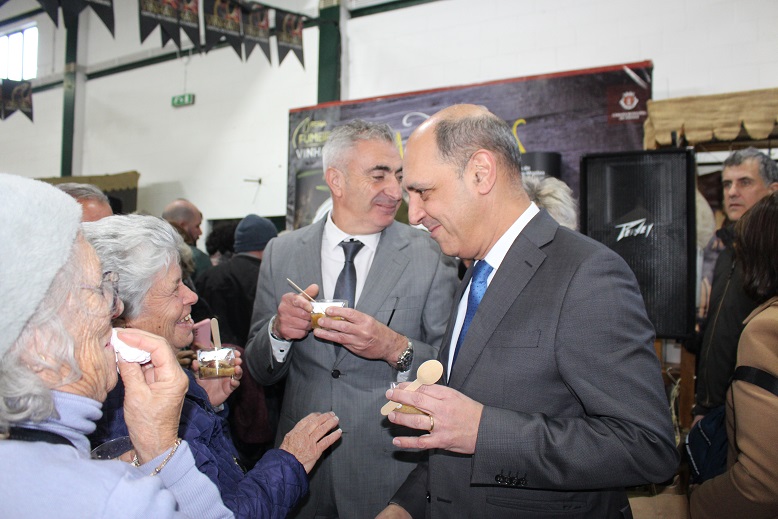 Mais de 70 mil pessoas passaram pela Feira do Fumeiro em Vinhais entre elas o ministro da Saúde