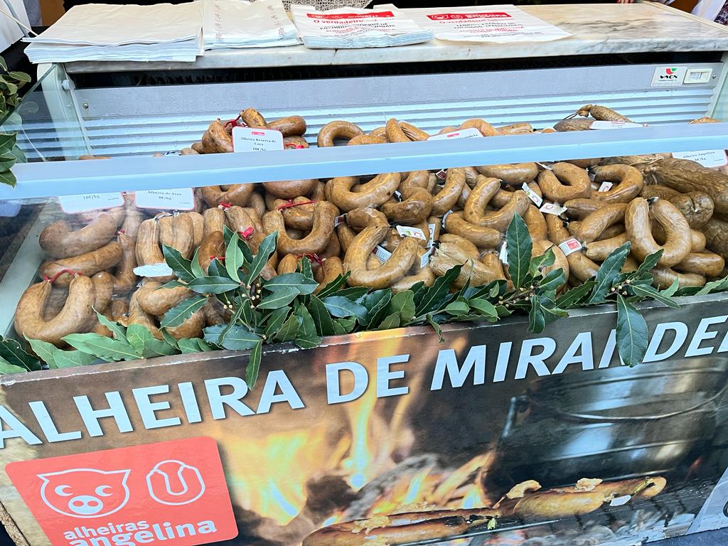 Produtores de alheira preocupados com preço das matérias-primas pedem descida do IVA do produto