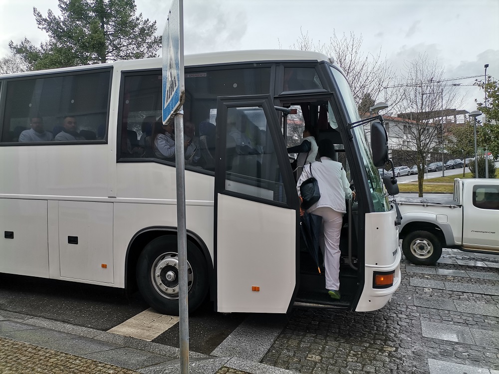 Funcionários da Faurecia com transporte gratuito para ir trabalhar