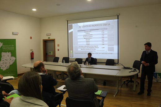 Aterro da Resíduos do Nordeste vai ser aumentado mas empresa reclama soluções alternativas