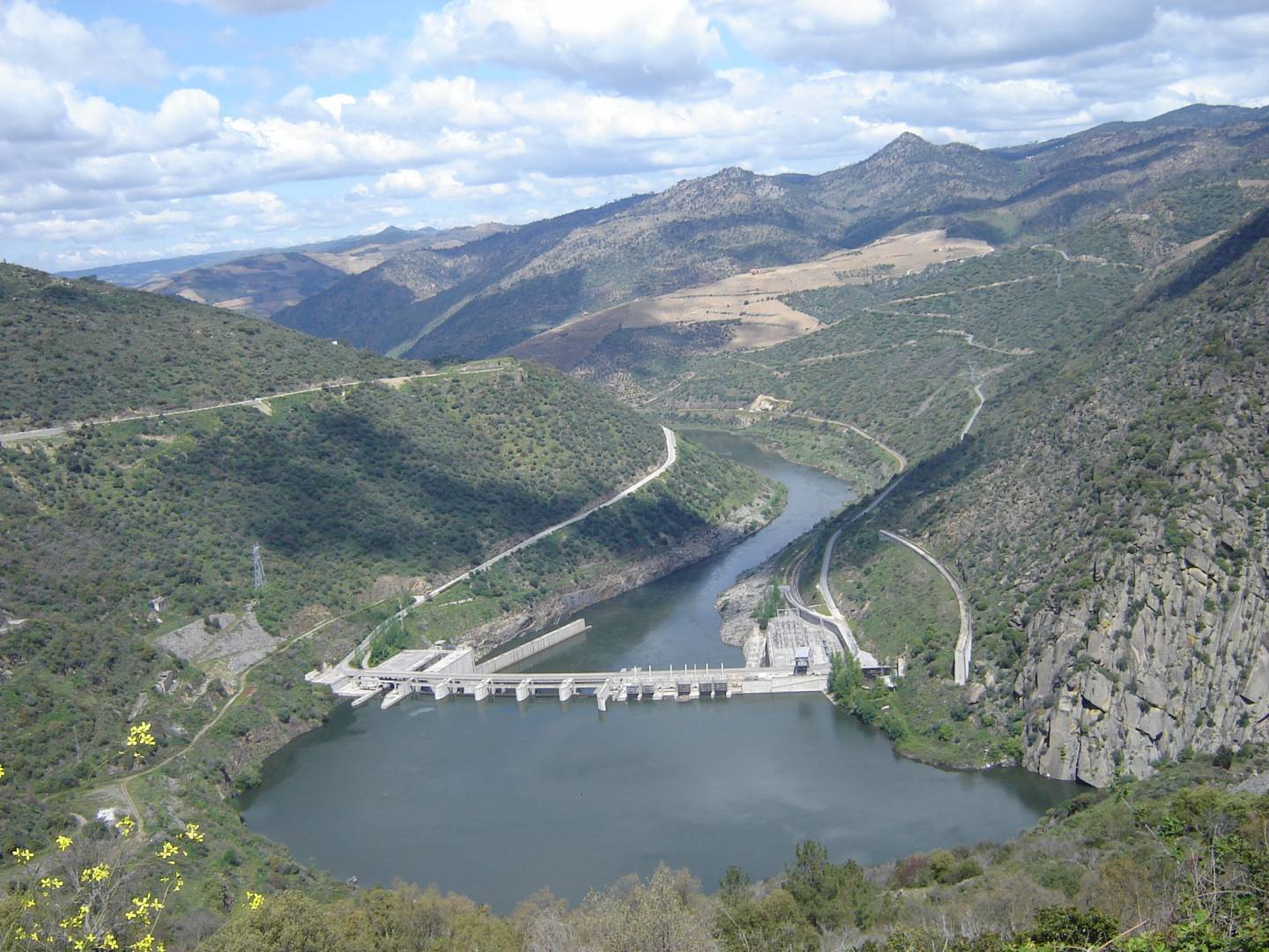 Estrada entre Linhares e barragem da Valeira em Carrazeda de Ansiães vai ser requalificada