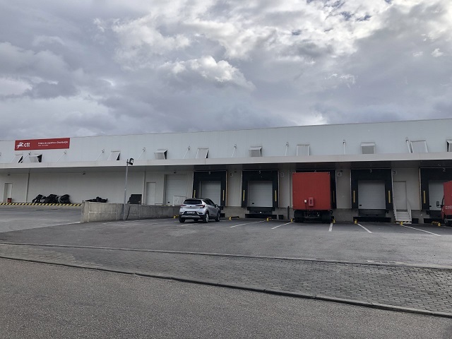 Empresa reclama 400 mil euros à câmara de Mirandela de rendas de pavilhão onde está o centro de distribuição dos CTT