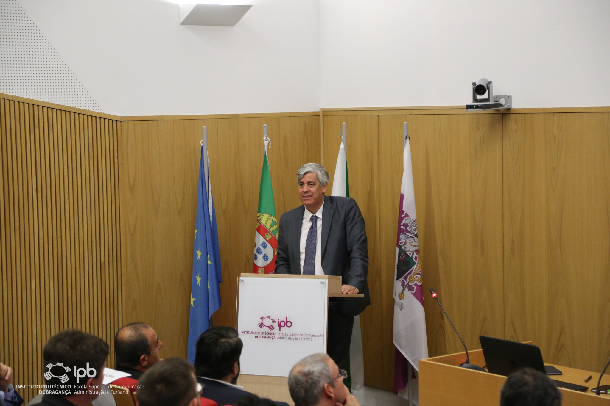 Mário Centeno assume que inflação é tão destrutiva como uma crise económica