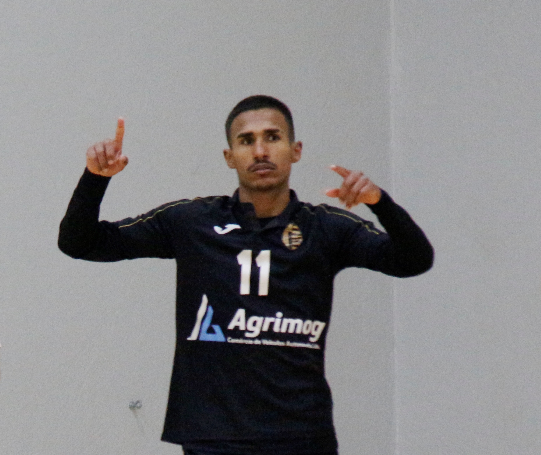 Samuel Silva renova com o Mogadouro