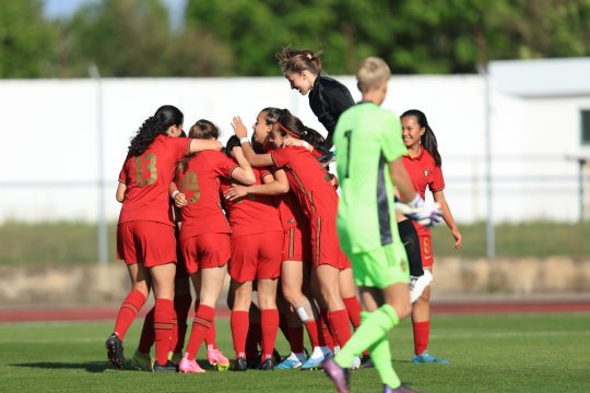 Futebol feminino: Selecção nacional sub-16 vence em Macedo de Cavaleiros no pontapé de saída do Torneio de Desenvolvimento da UEFA