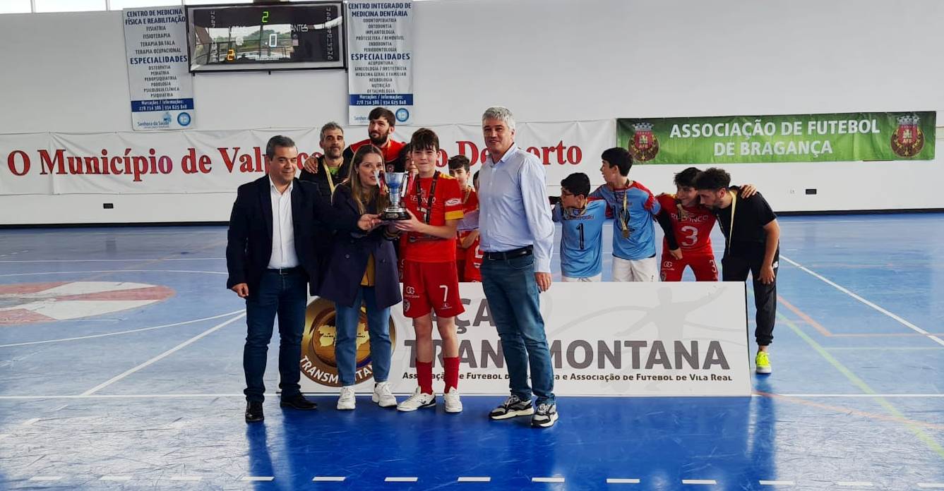 Escola Arnaldo Pereira vence primeira edição da Taça Transmontana de Futsal sub-13