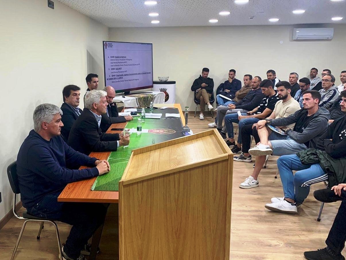 Futebol: Cursos de Treinadores UEFA C e B da A.F. Bragança já começaram