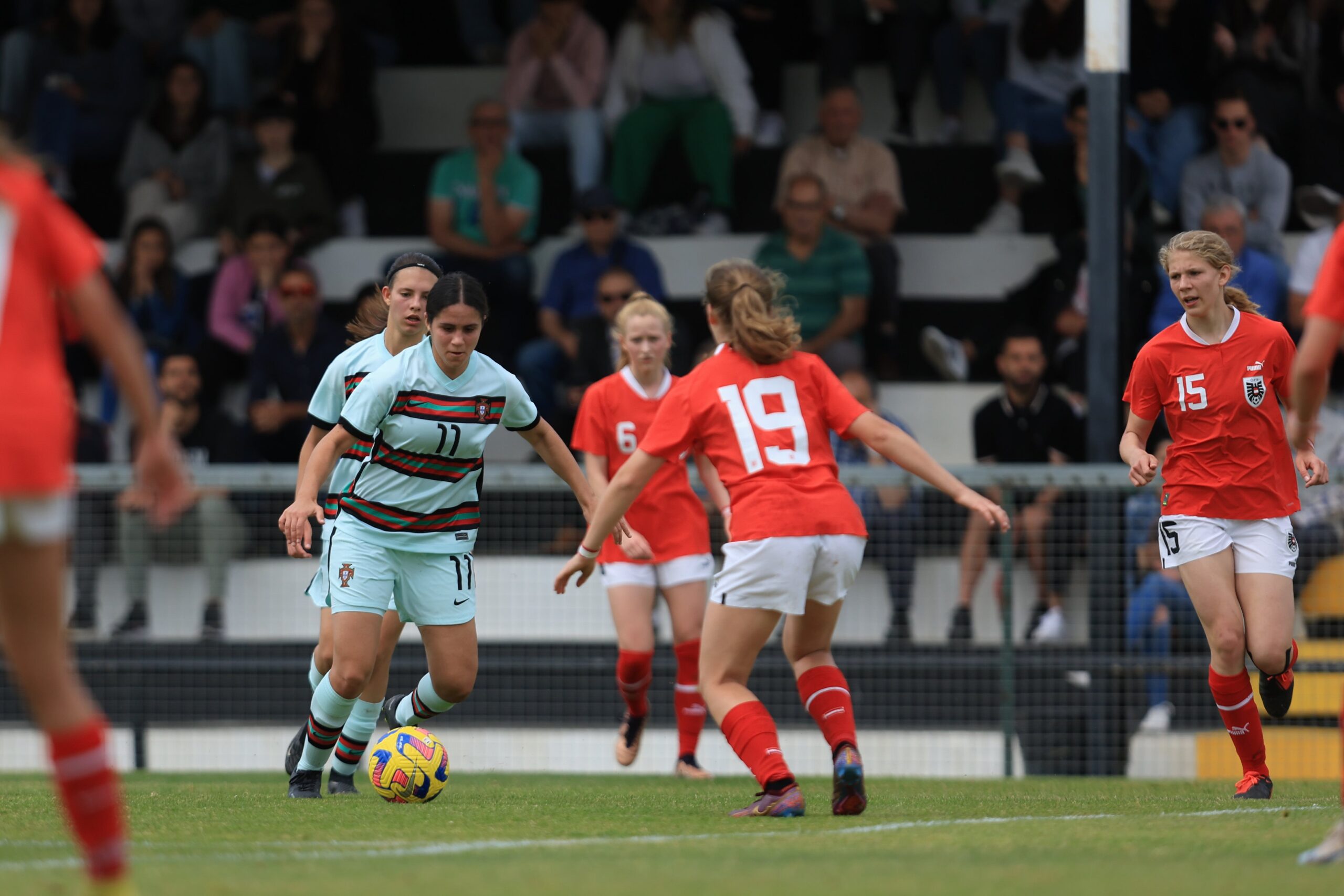 Futebol feminino: Portugal perde com a Áustria na última ronda do Torneio de Desenvolvimento da UEFA