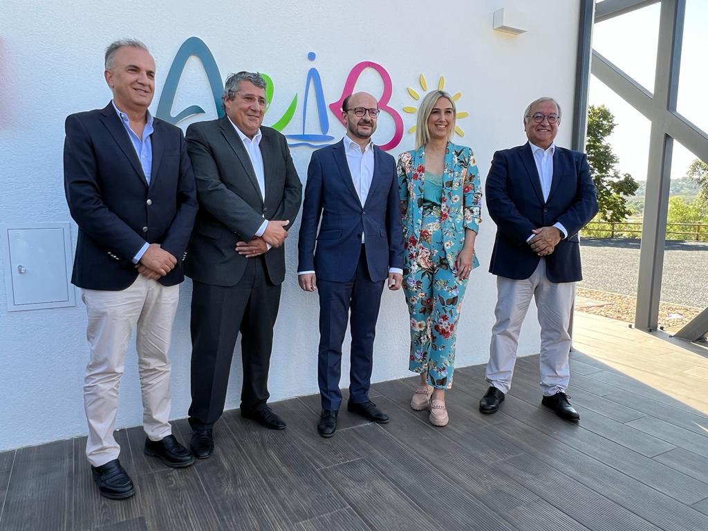 Presidente da câmara de Macedo queixa-se que linha para apoiar projectos turísticos no Interior tem pouco financiamento