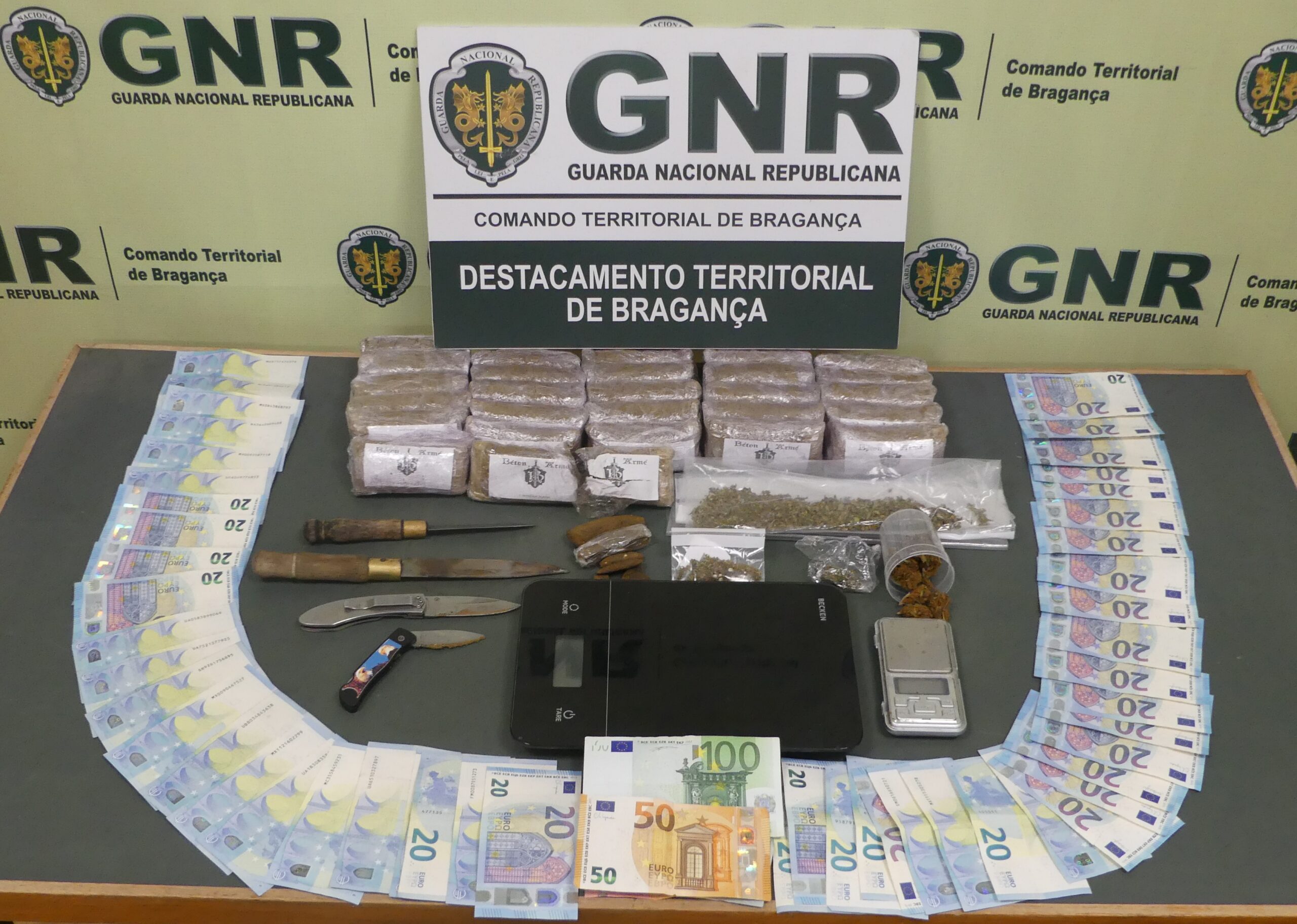 Medidas de coacção dos cinco detidos por tráfico de droga em Bragança, Macedo e Vimioso devem ser conhecidas hoje