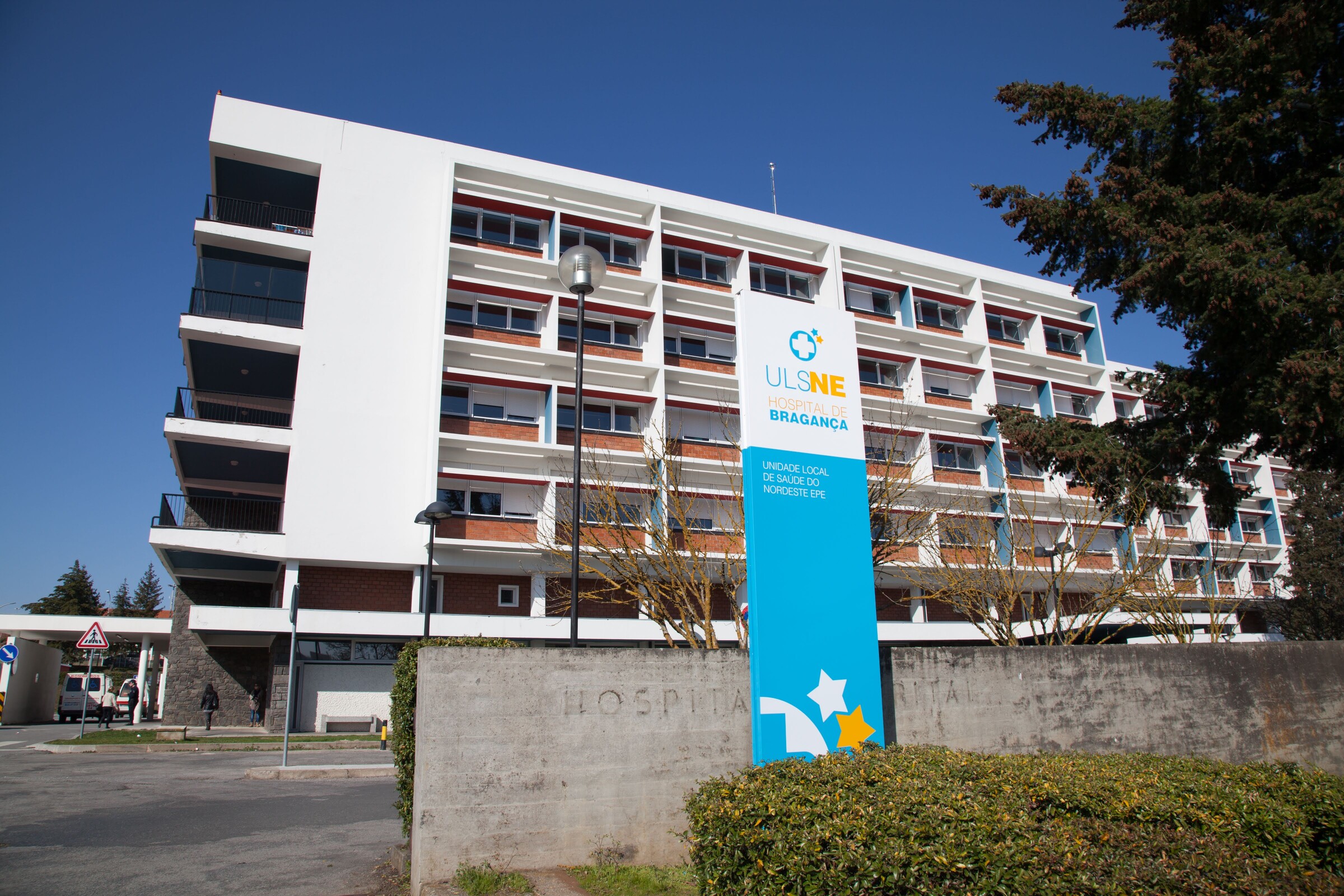 Greve dos médicos leva ao cancelamento de cirurgias e consultas externas no hospital de Bragança