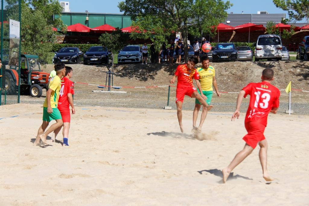 Futebol de Praia: Distrital masculino e inter-distrital feminino joga-se este fim-de-semana