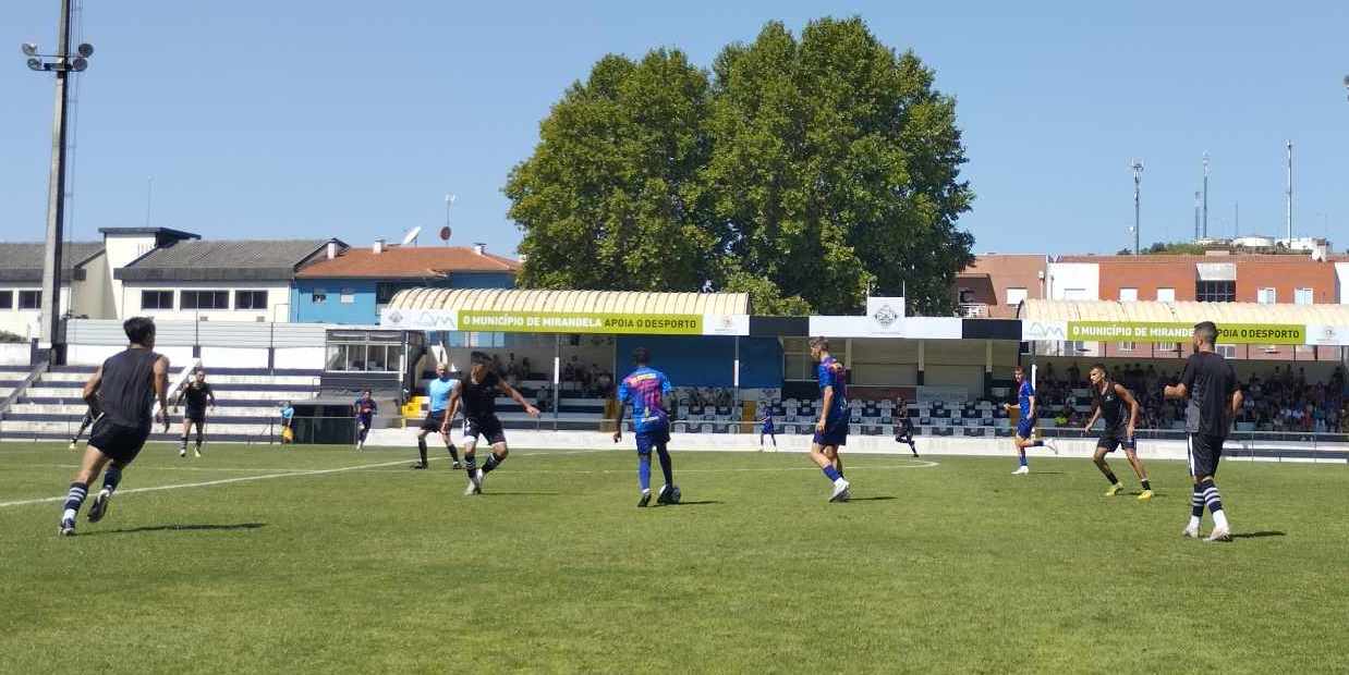 Futebol: Mirandela vence Chaves em jogo de preparação