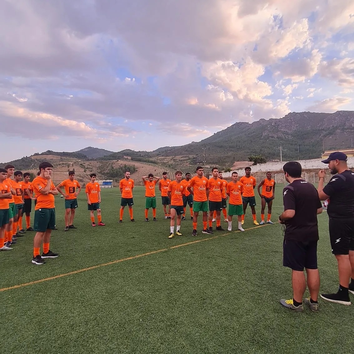 Futebol: GD Cachão quer potenciar jovens jogadores no regresso ao futebol sénior