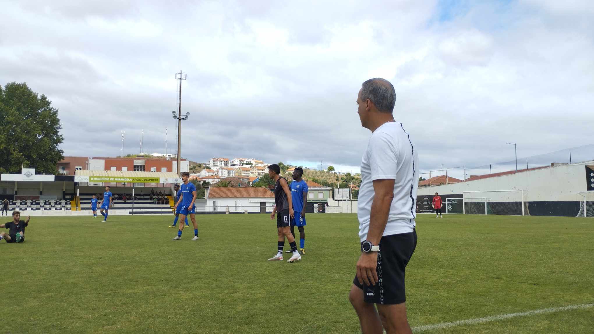 Futebol: Mirandela sofre derrota com o Montalegre
