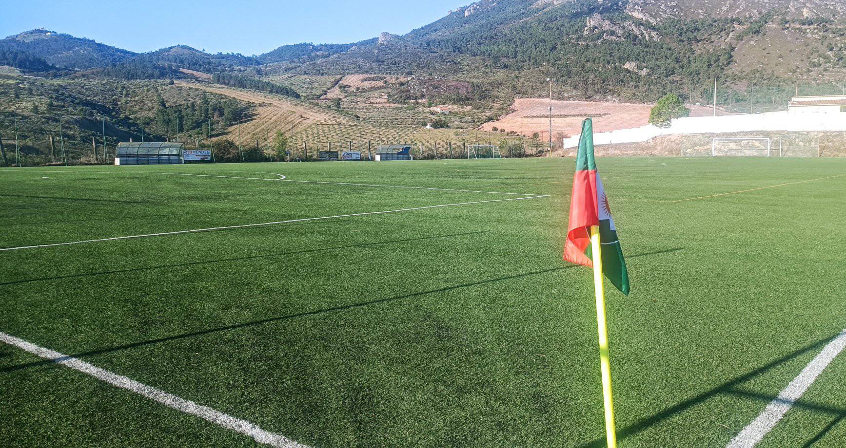 Futebol: Duelo de estreantes na jornada inaugural da Divisão de Honra