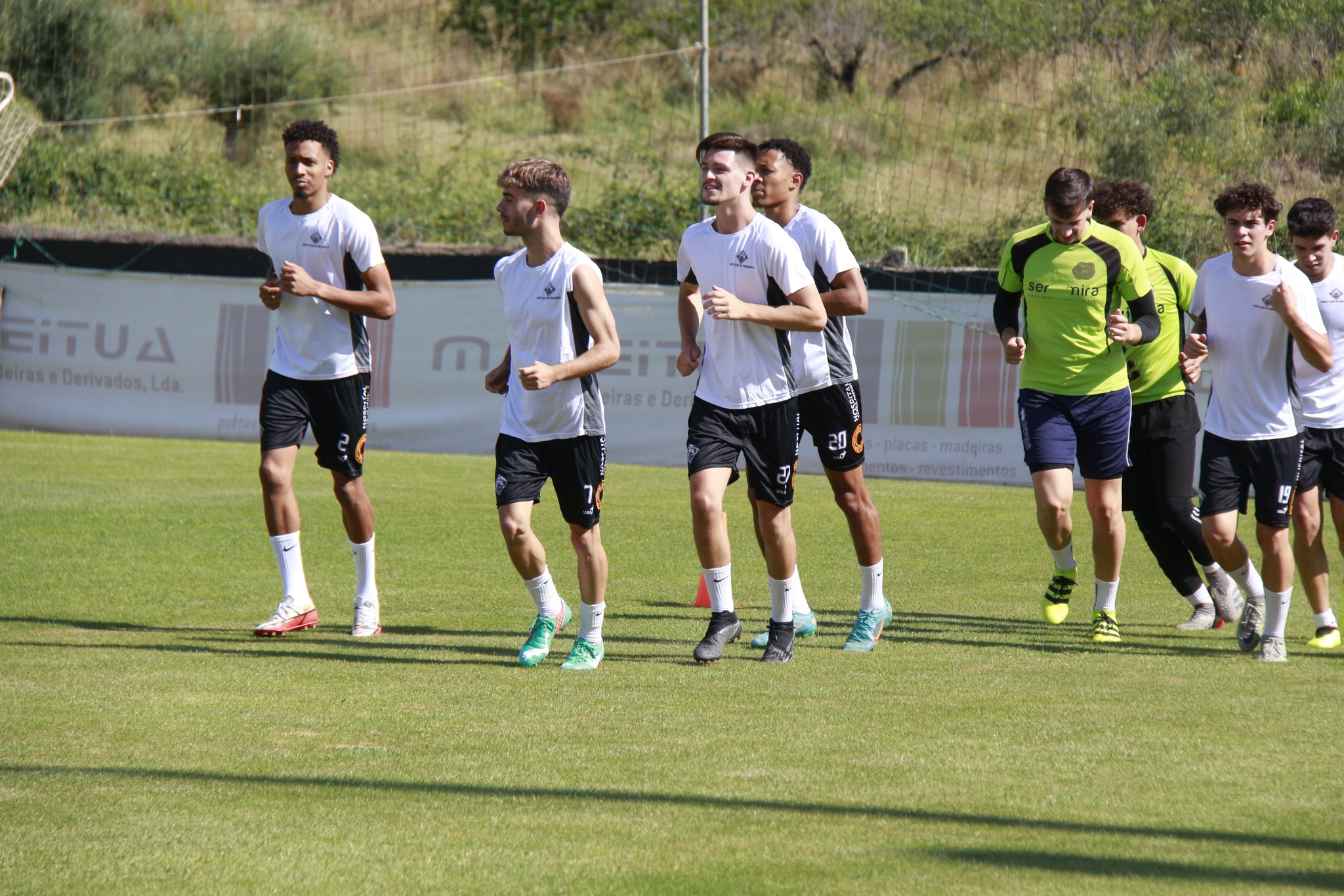 Futebol: Técnico do Mirandela prepara mexidas para o jogo com o Limianos