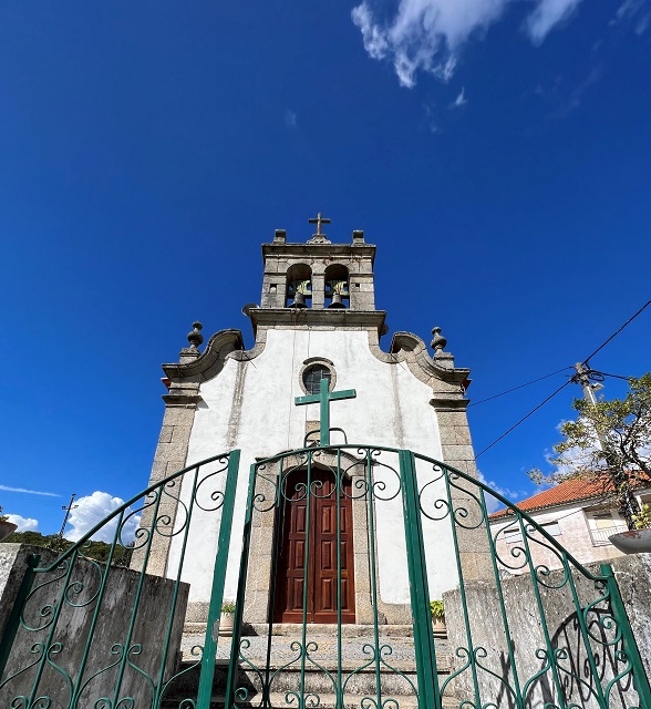 Moradores de aldeias assaltadas relatam prejuízos em igrejas e casas do povo e dizem temer que ladrões voltem