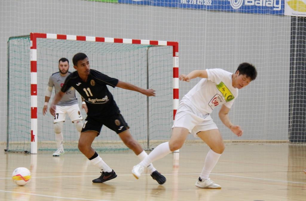 Futsal: Macedense vence triangular na apresentação aos sócios