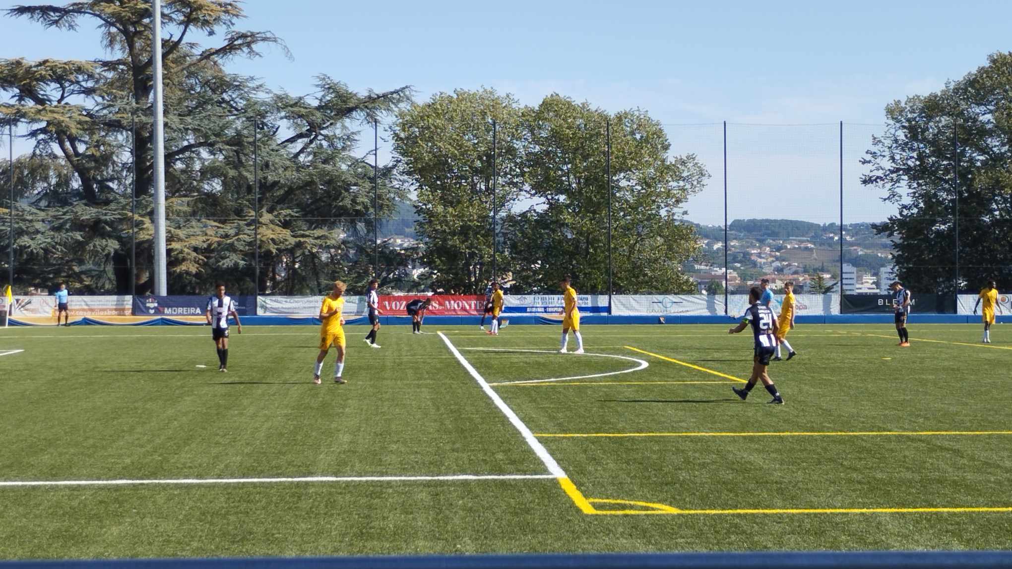 Futebol: Mirandela empata (2-2) em Vila Real em jogo que esteve interrompido cerca de meia hora