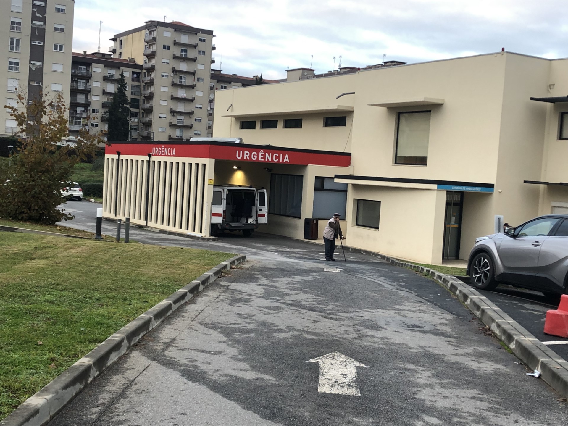 Cirurgia-geral da urgência do hospital de Mirandela encerrada até ao fim do mês