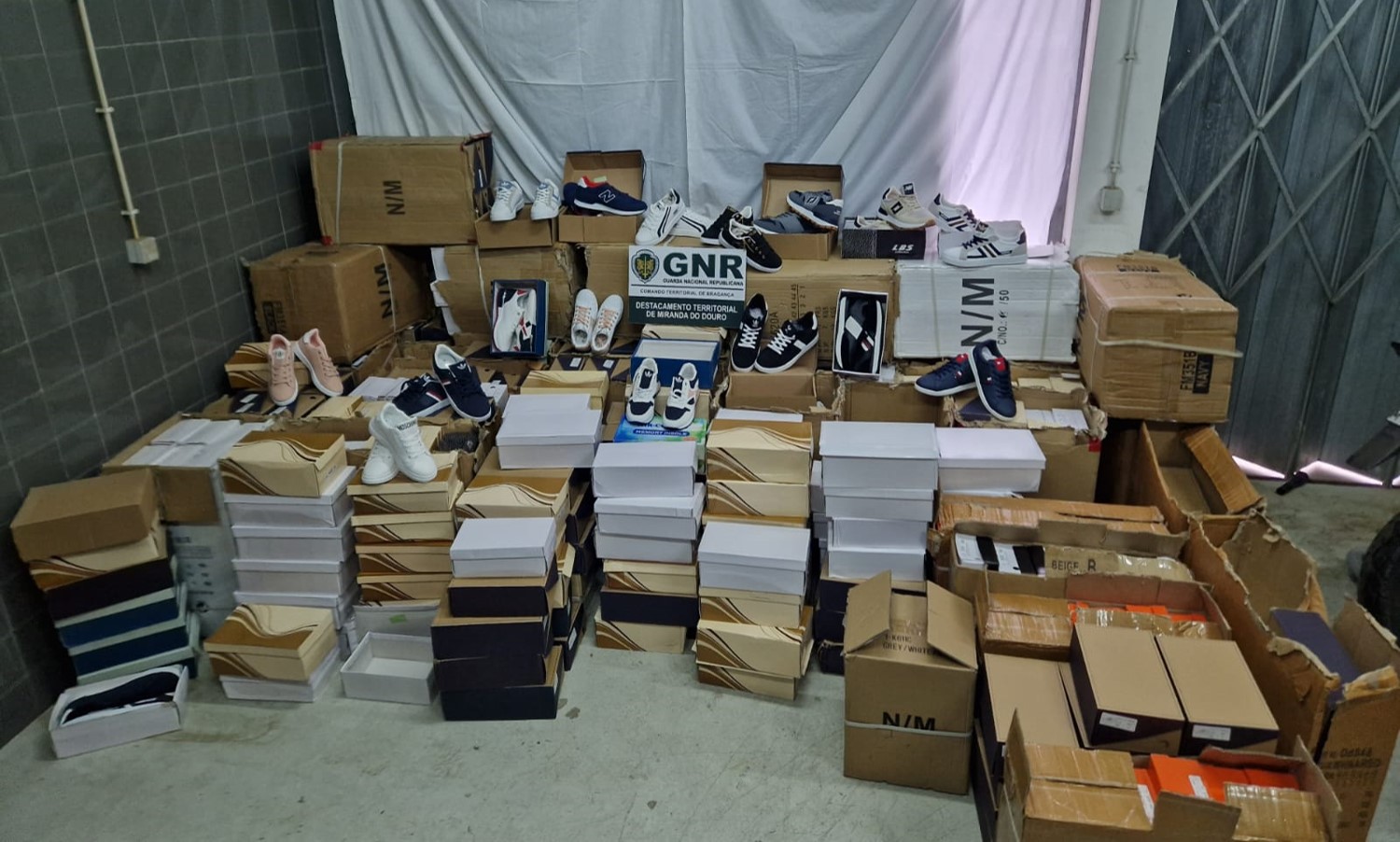 Mais de 500 artigos contrafeitos apreendidos na Feira dos Gorazes