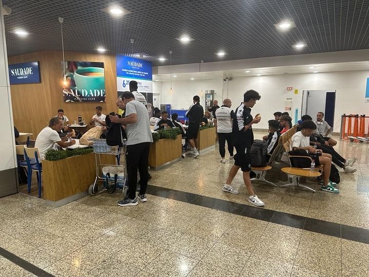 Futebol: SC Mirandela só chegou esta madrugada depois de ter jogado na Madeira no passado sábado