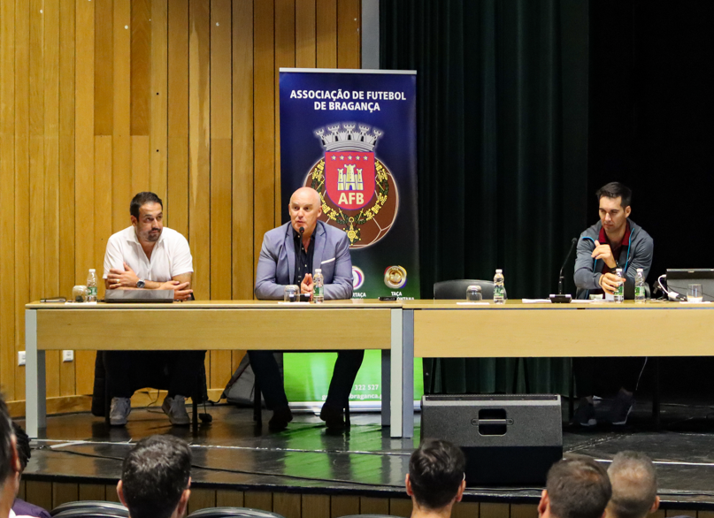 Jornadas de Formação de Futebol da A.F. Bragança reuniram 125 treinadores (com foto galeria)
