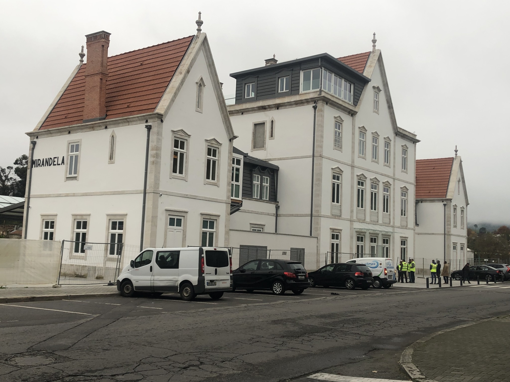 Antiga estação da CP de Mirandela transformada em casa de arte e cultura