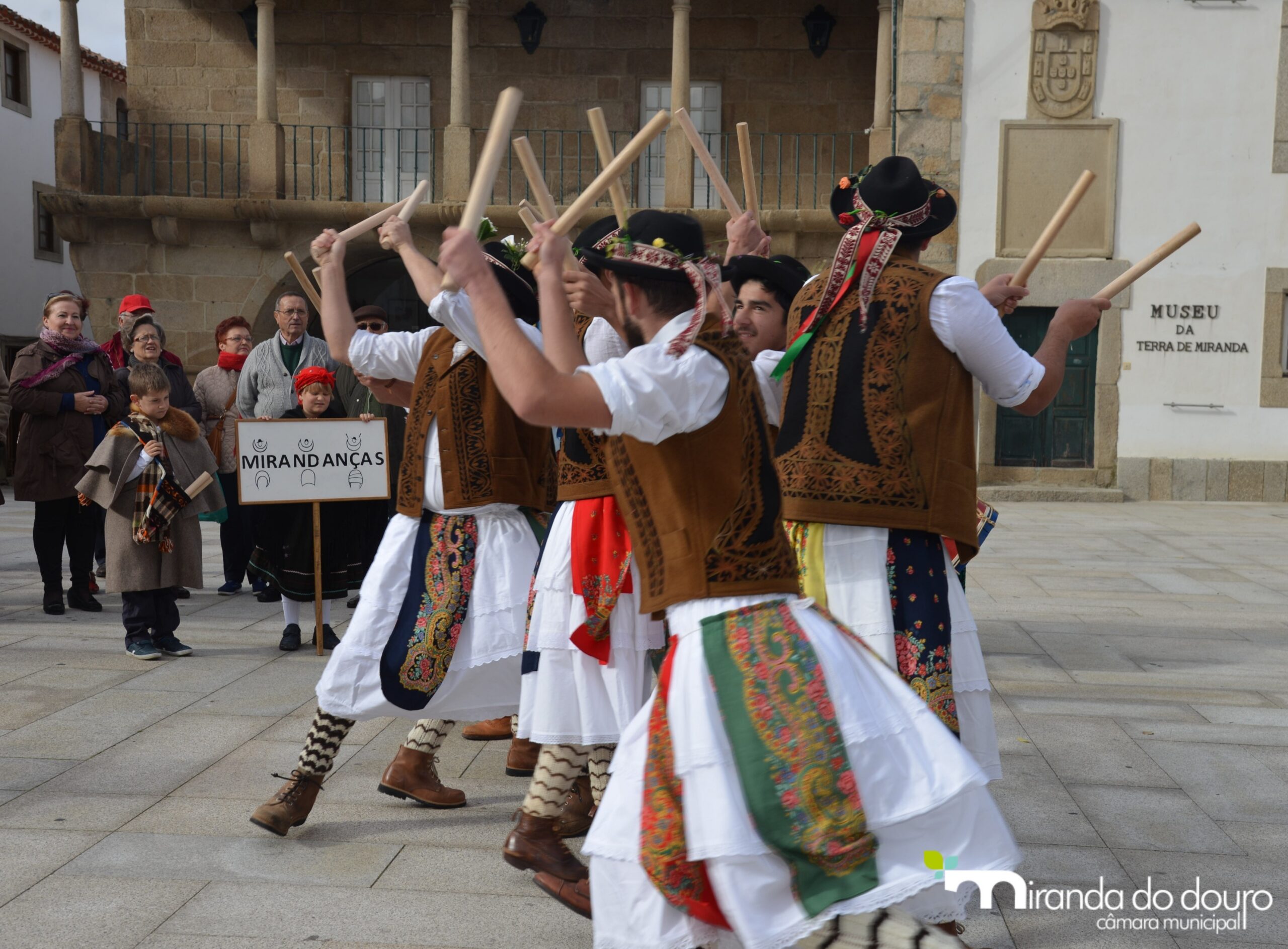 Danças Rituais de Pauliteiros nas Festas Tradicionais debatidas em Miranda do Douro