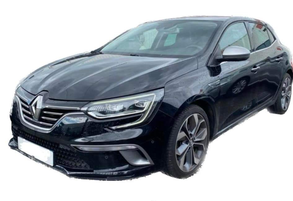 Carro roubado em plena via pública em Bragança